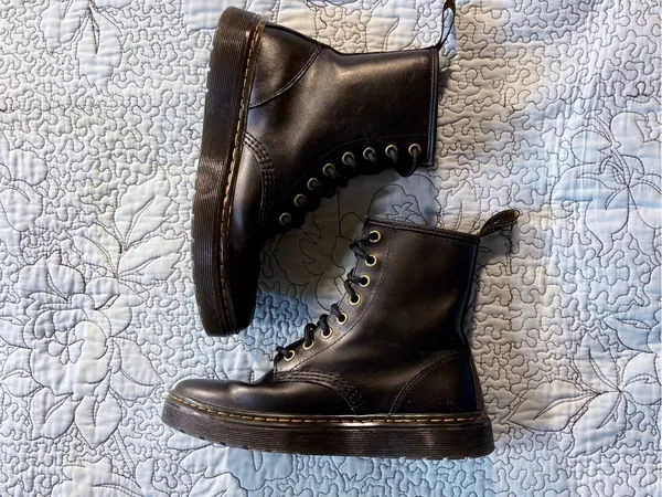 💥Dr. Martens Zavala Black Leather 8-Eye Lace Up Combat Boots Women’s Sz 6❤️ - Image 5