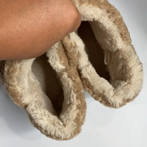 Joules fuzzy slippers‎ size 9/10 Tan - Image 6