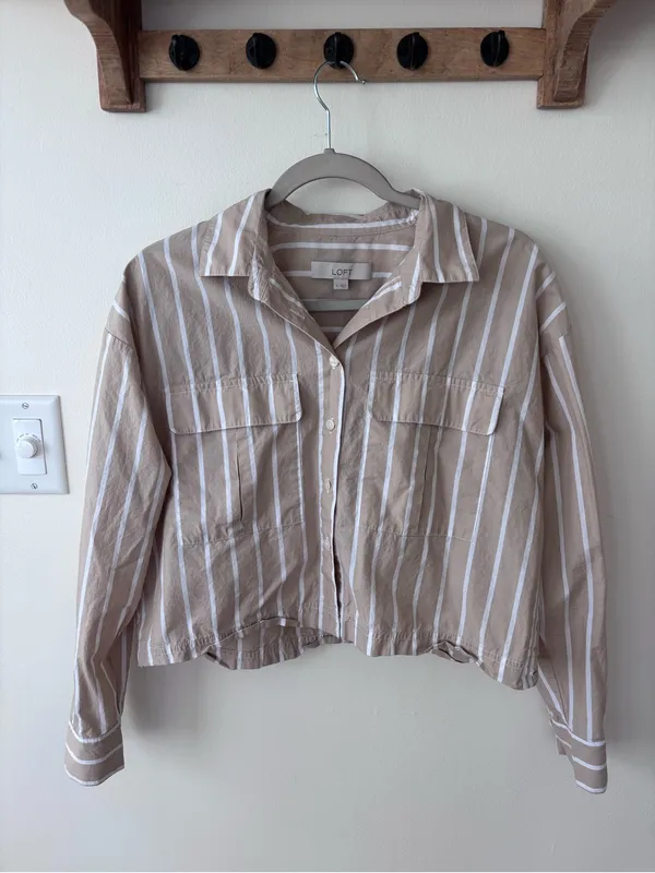 LOFT Cropped Button Down Cotton Blouse Size Small - Image 5