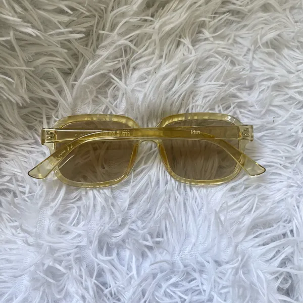 Cotton on Rubi Yellow framed black tint Stevie square sunglasses - Image 4