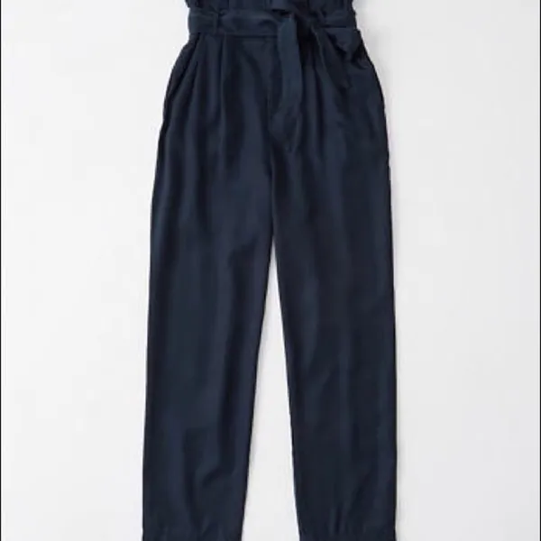 Abercrombie ✨ Belted Tapered Pants✨ - Image 4