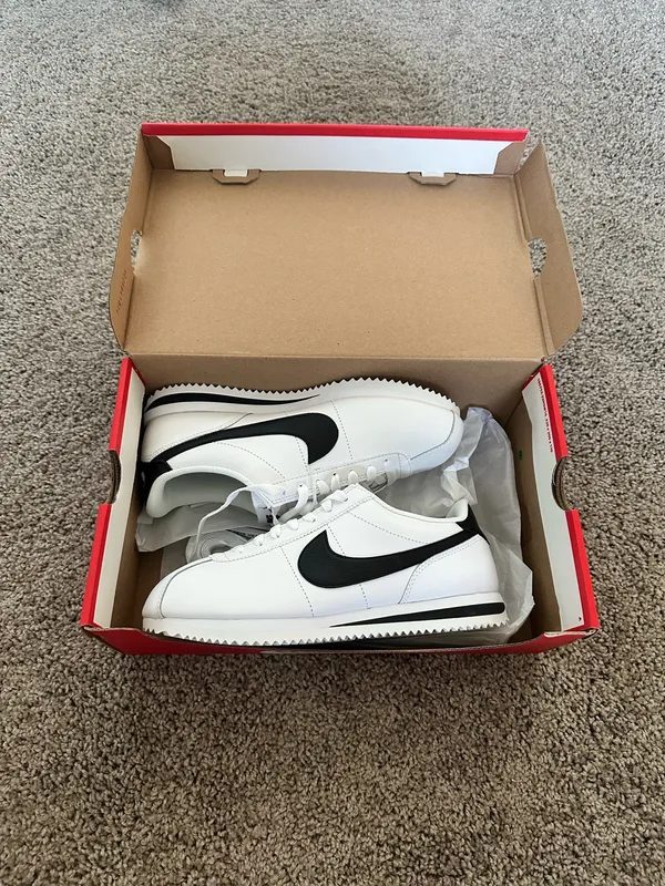 Nike Cortez White Black 8 - Image 3