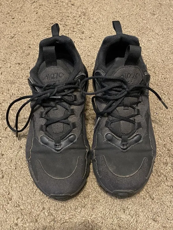 Nike Air Max 270 React Size 5Y Womens 6.5 Triple Black Athletic Shoes BQ0103-004 - Image 3