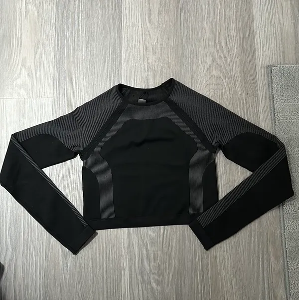 Cropped Long Sleeve Shirt - Image 3