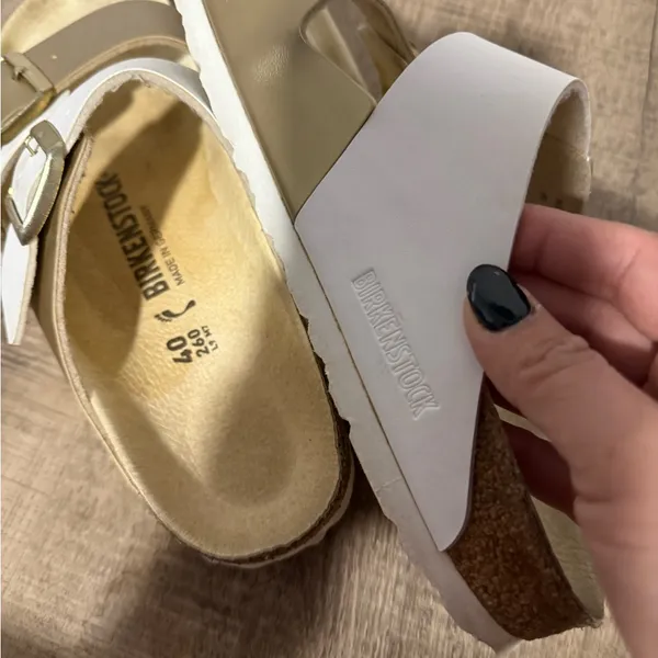Birkenstock Women's Size 9 Arizona Split Birko-Flor sandal in white and gold - Image 5