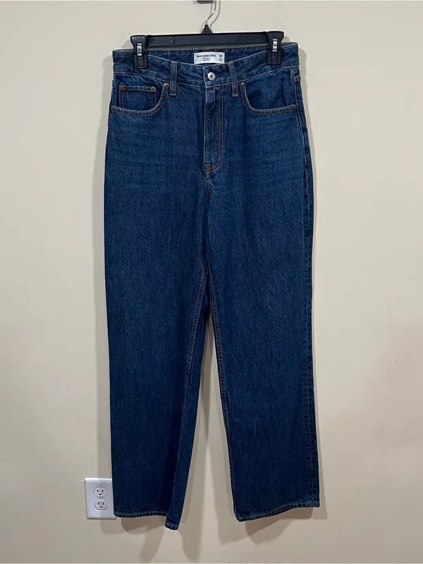 Abercrombie & Fitch The Loose High Rise size 2 dark denim jeans straight EUC - Image 4