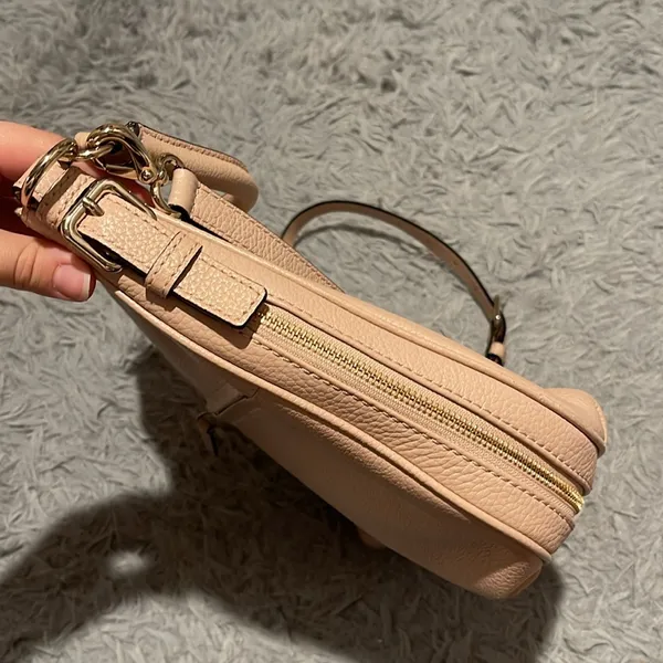 Great Condition,  crossbody purse - Image 7