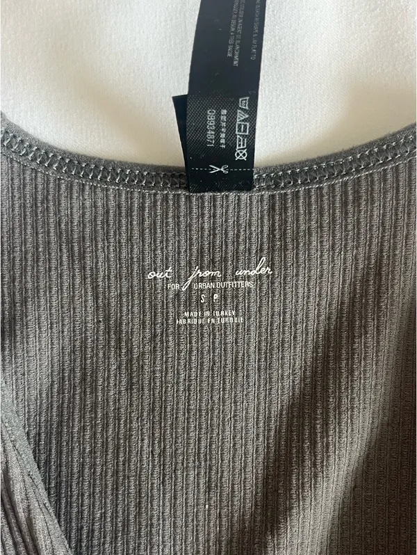 Urban Outfitters Grey Crop Top - Image 3