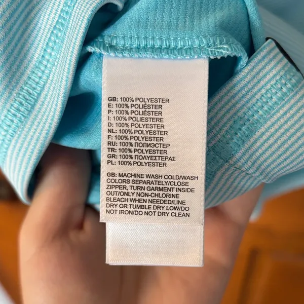 North Face Women's Light Blue V-Neck Top Size Large - Image 5