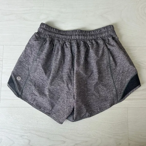 Lululemon University of Alabama Crimson Tide Hotty Hot Gray Shorts Size 4 - Image 5
