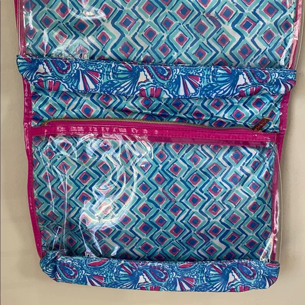 Lilly Pulitzer - Pink & Blue - Hanging Valet / Cosmetic Case - Image 3