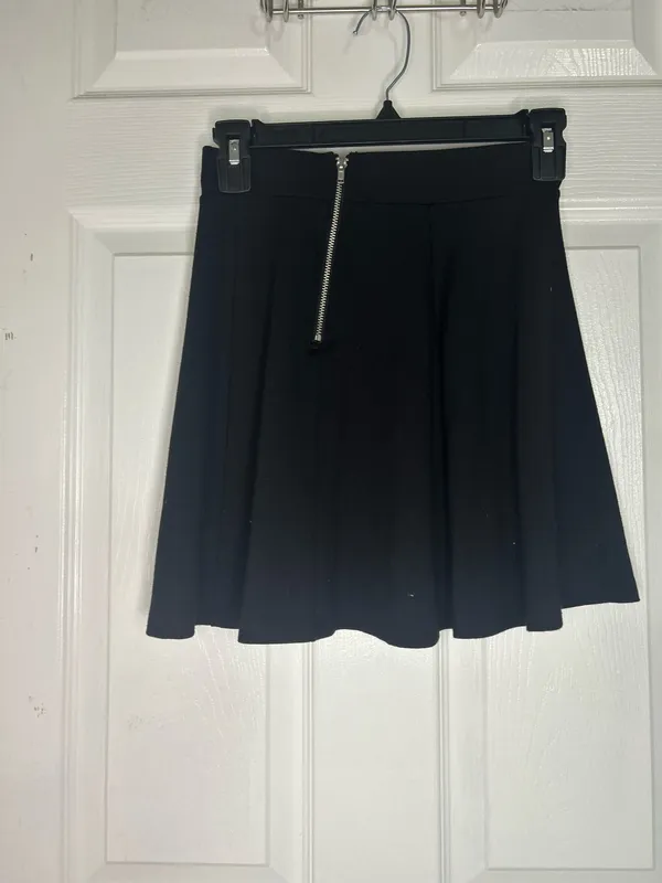 Divided H&M short black skirt - Image 2