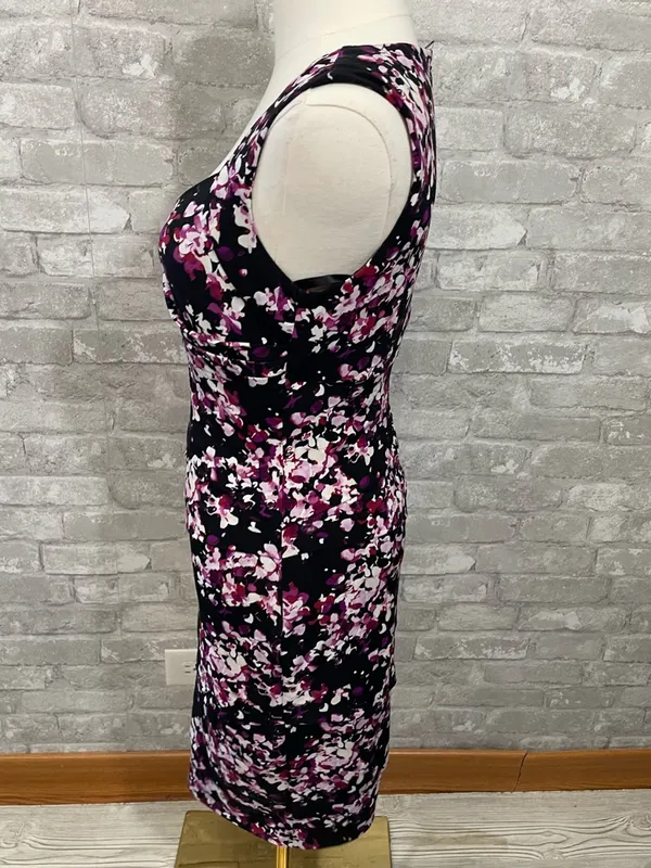 White House Black Market sleeveless floral print sheath dress - Image 4