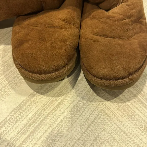 UGG Classic Chestnut Tall Shearling Lined Boots Size 7 - Image 4
