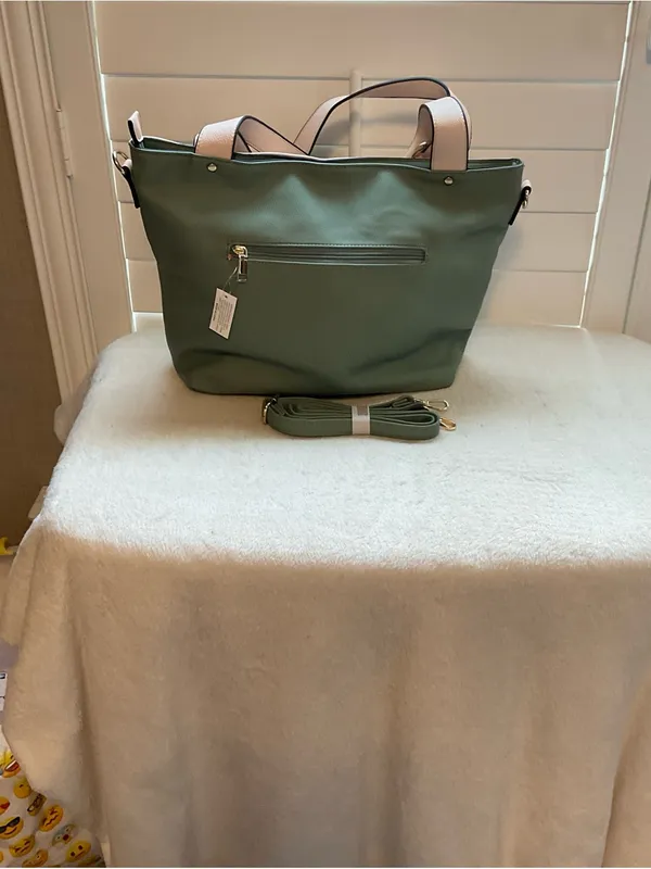 Two-Tone Green and Cream Women’s Shoulder Bag with Detachable Strap - Image 4