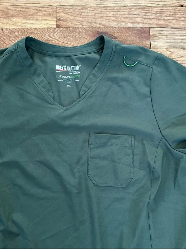 Grey's Anatomy Evolve Sway Tuck-In Top Fern Green size 2XL - Image 4