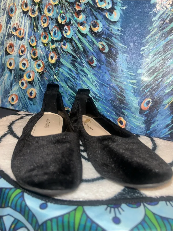 Nine West Black Velvet Ballet Flats Size 6.5 - Image 3