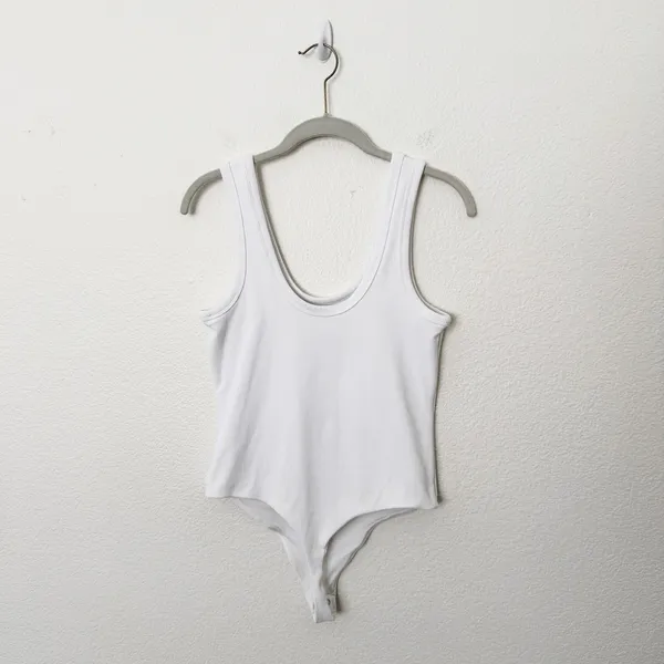 [Nuuds] White Ribbed Knit Scoop Neck Sleeveless Tank Bodysuit Top Size Medium M - Image 4