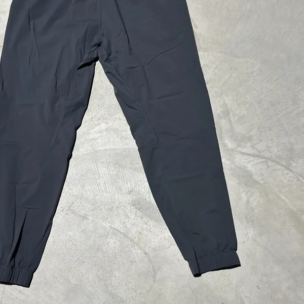 Fabletics Jogger UNISEX SZ L One Drawstring Pocket Pants Sweatpants Grey Running - Image 11