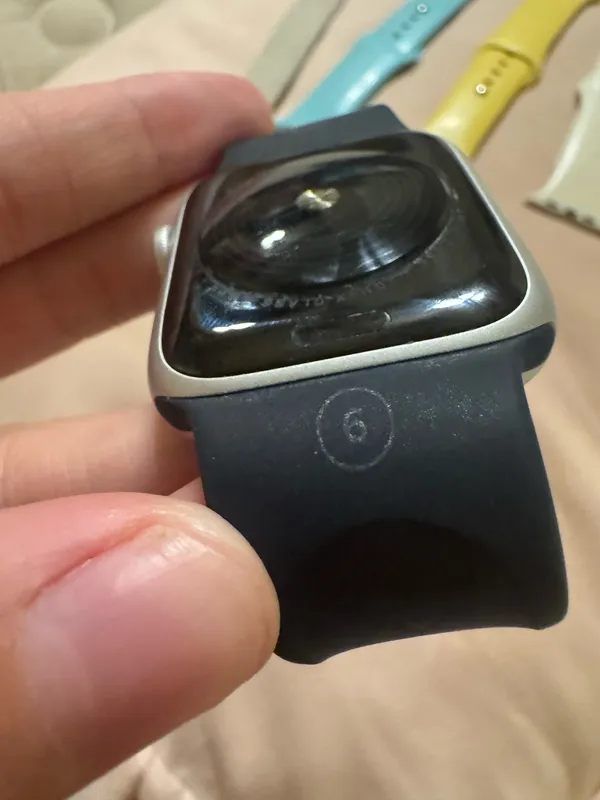 Apple Watch SE 44mm - Image 4