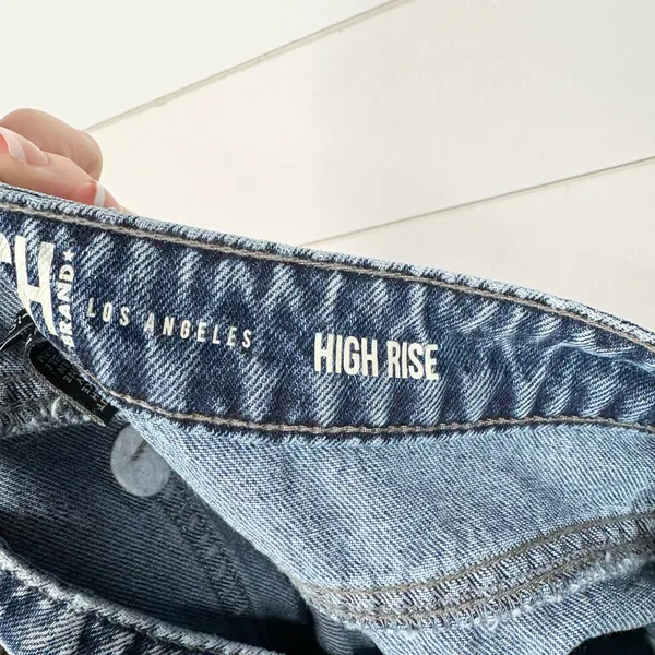 Rewash High Rise Pleated Bermuda Denim Cut-Off Shorts Size 28 Blue Medium Wash - Image 8