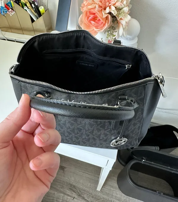 Michael Kors Purse - Image 7