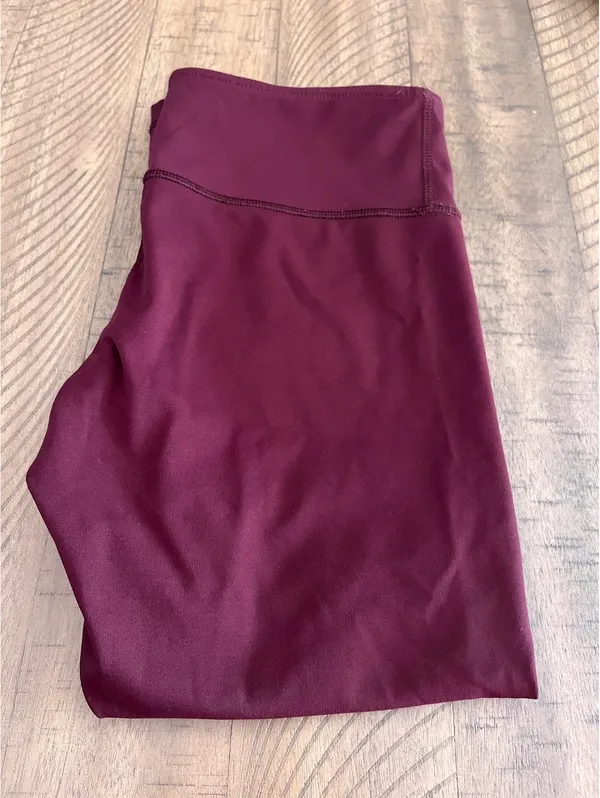 Lululemon OG Wunder Under Cropped Leggings Burgundy Berry Red Size 6 - Image 4