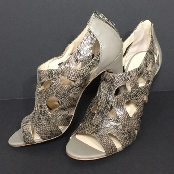 Calvin Klein Gray Python embossed heels - Image 11