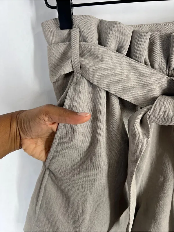 Wilfred Aritzia Paperbag High Rise Tie Waist Shorts Taupe Size 2 - Image 3