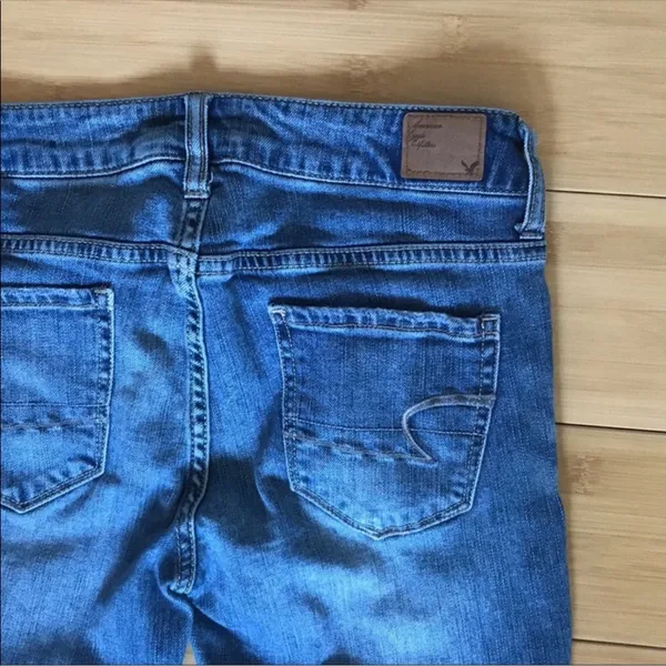 American Eagle Classic Blue Skinny Jeans with Stretch Fit - Image 11