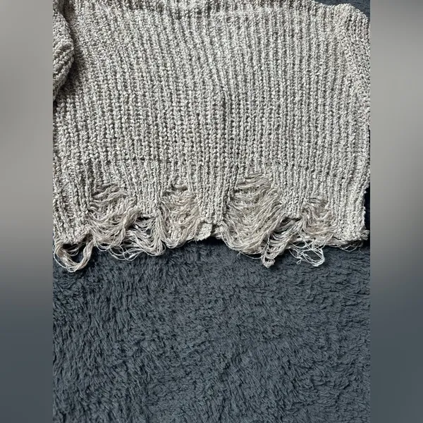 BKE knit oversized, cropped cardigan sweater. Size S, frayed hem, neutral colors - Image 7