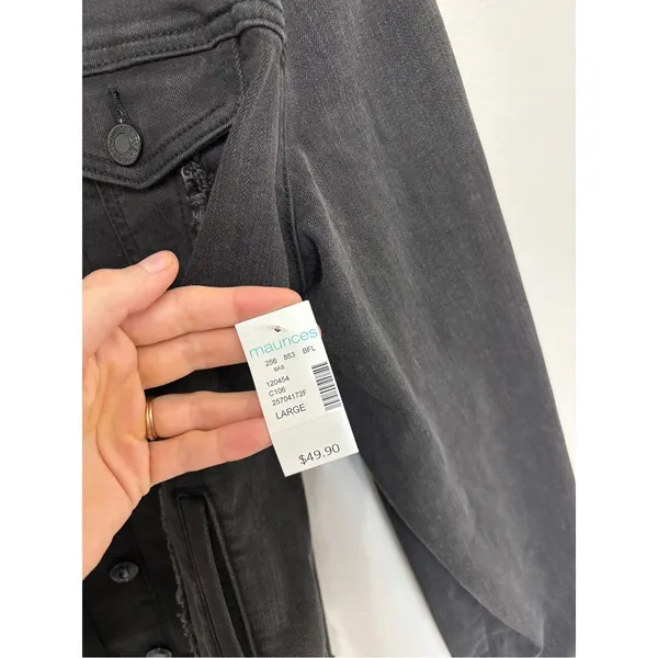 NEW Maurices Washed Black Denim Cropped Jacket Raw Hem - Size L - Image 4