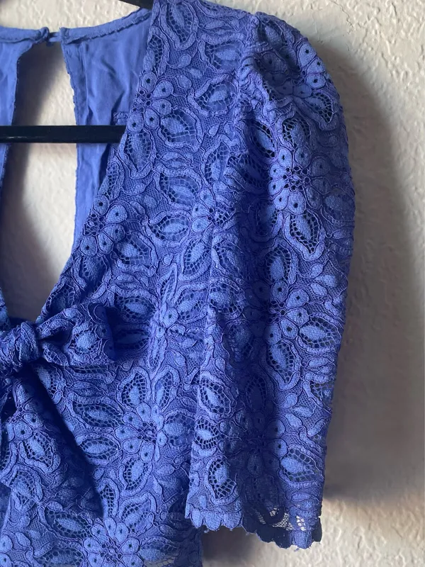 Maeve by Anthropologie Blue Lace Tie-Front Crop Top Puff Sleeve Size 2 - Image 6