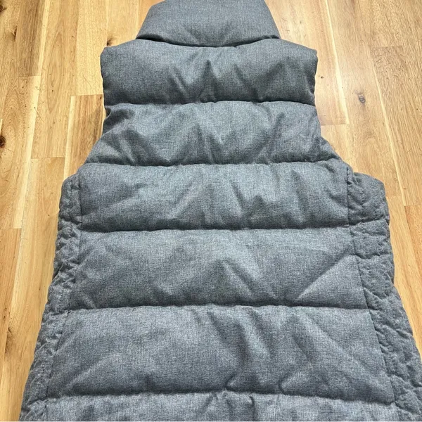 Old Navy Gray Quilted Puffer Vest Women’s Size S - Image 6