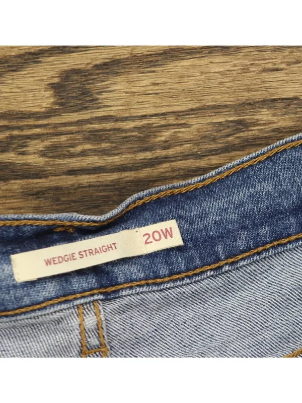 NWT Levi's Wedgie Straight Leg Jeans with Button Fly Love in the Mist Blue 20W - Image 4