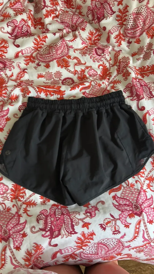 Lululemon Hotty Hot 2.5" - Image 2