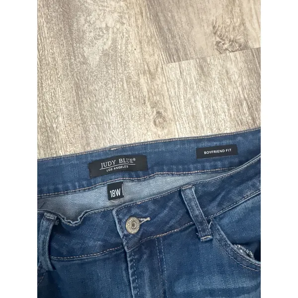 Judy Blue Boyfriend Fit Jeans Women Size 18W Medium Wash Distressed Raw Hem - Image 2