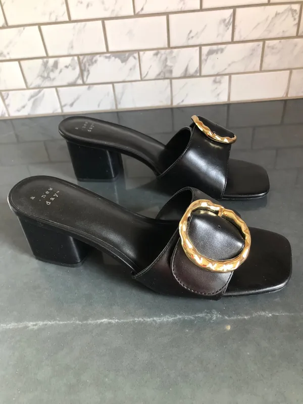 Black sandals  - Image 2