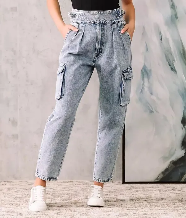 Signature 8 Ultra High Cargo Straight Jeans - Image 2