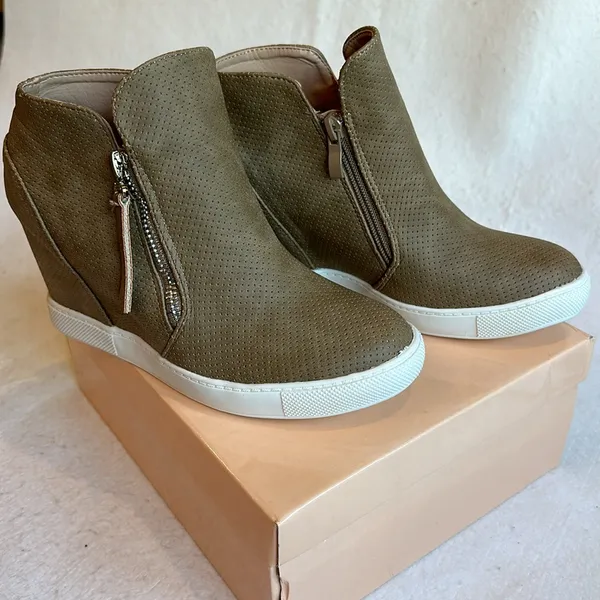 New Tan Sneaker Booties with wedge heel by AMS JANNA-2 Mid size 8 - Image 2