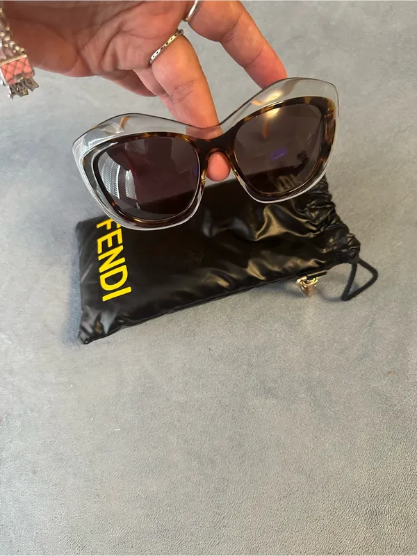 Fendi Tortoiseshell Cat Eye Sunglasses with Gold Temples - Image 4