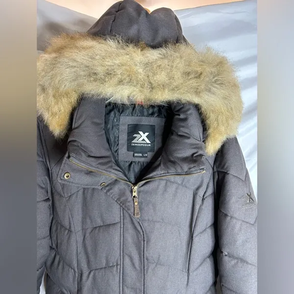 ZeroXposur Freya Faux-Fur Hood Quilted Walker Coat size Large - Image 4