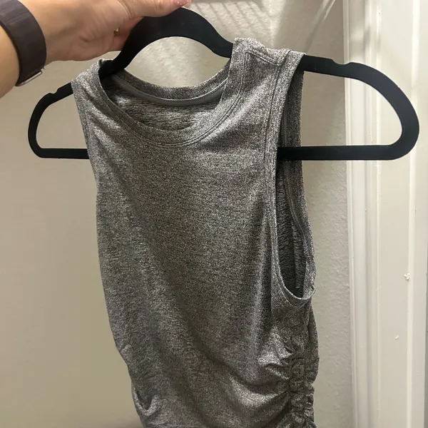 Lululemon workout top - Image 2