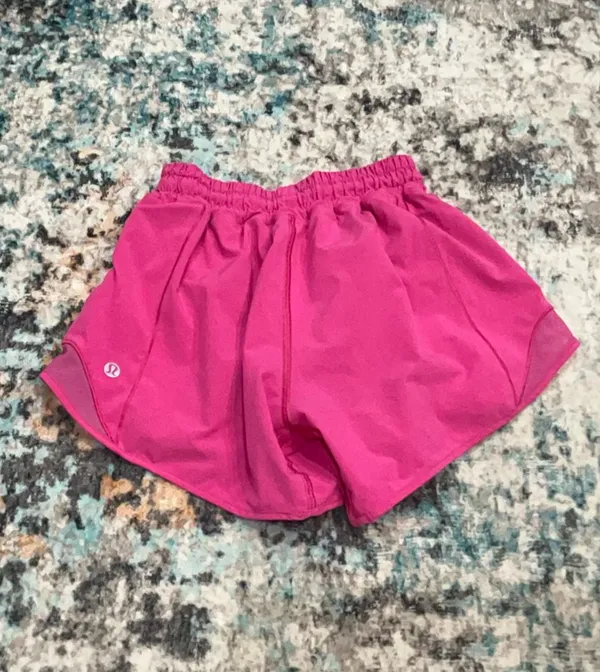 Lululemon Shorts Hotty Hot - Image 2