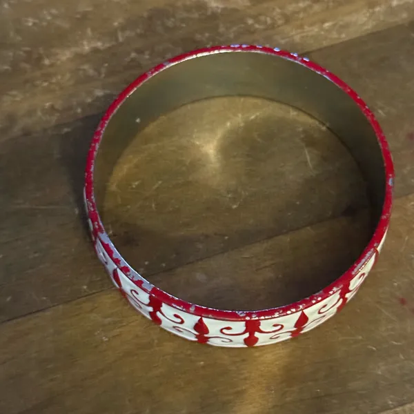 Vintage red and white enamel bangle bracelet - Image 3