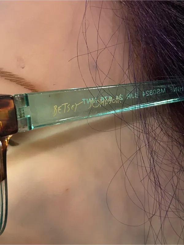 Betsey Johnson Two-Tone Tortoiseshell and Clear Cat-Eye reading 2.50 Glasses - Image 3