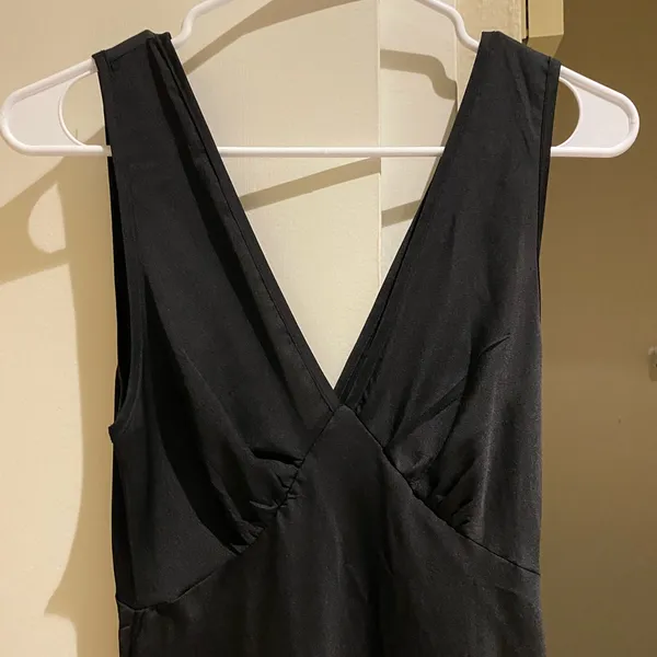 RUMOURS v neck Elegant Black Sleeveless midi Dress - Image 5