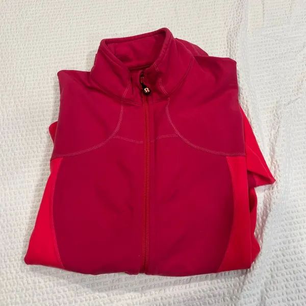 Lululemon vintage pink jacket size 6 women - Image 2