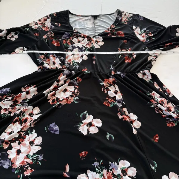 Torrid Pink Floral Studio Knit Short Tie Sleeve‎ V Neck Dress Size 1X - Image 8