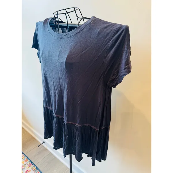 Truly Madly Deeply Peplum Tee Womens Small Soft Charcoal Gray Crewneck - Image 4